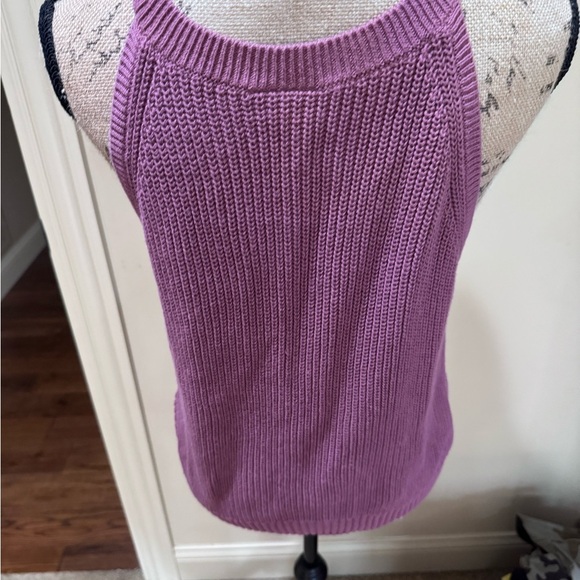 Set of 2 sweater tanks. Sz m - Picture 12 of 16